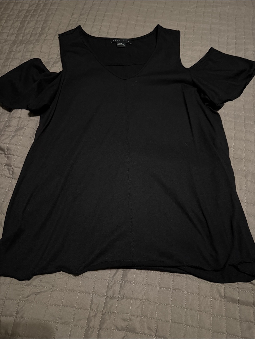 Sanctuary Black Cold-Shoulder V-Neck flutter Sleeve Top